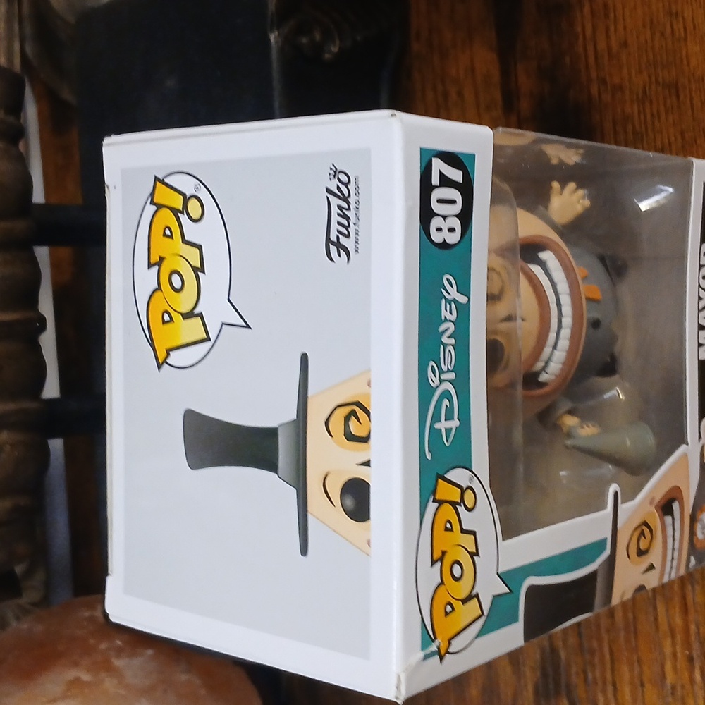 Disney Pop! Mayor Vinyl Figure - Nightmare Before Christmas - Picture 3 of 7